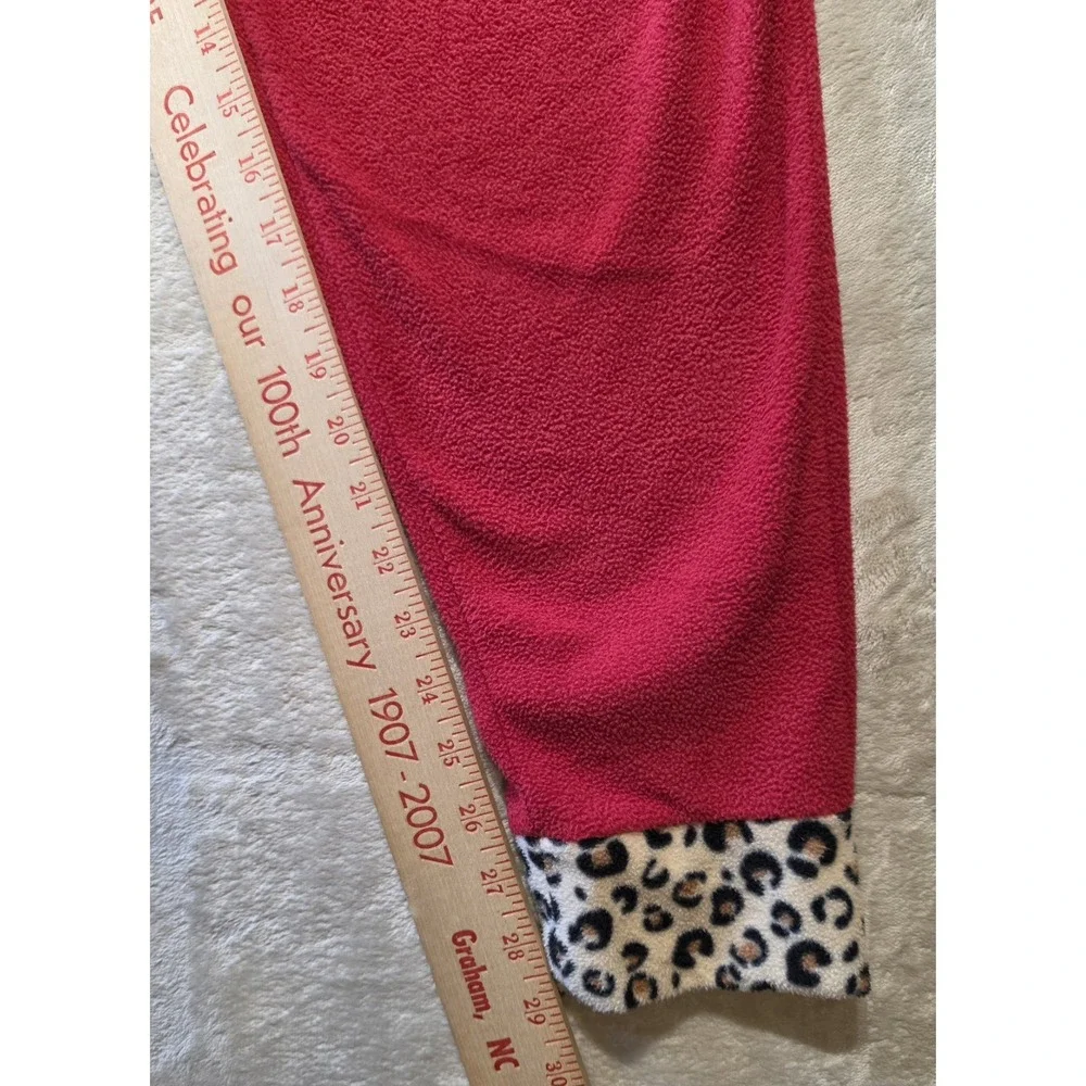Disney Adult Minnie Mouse Red & Leopard Fleece 1 Pc Jumpsuit Pajamas Hood Size M - Picture 10 of 10